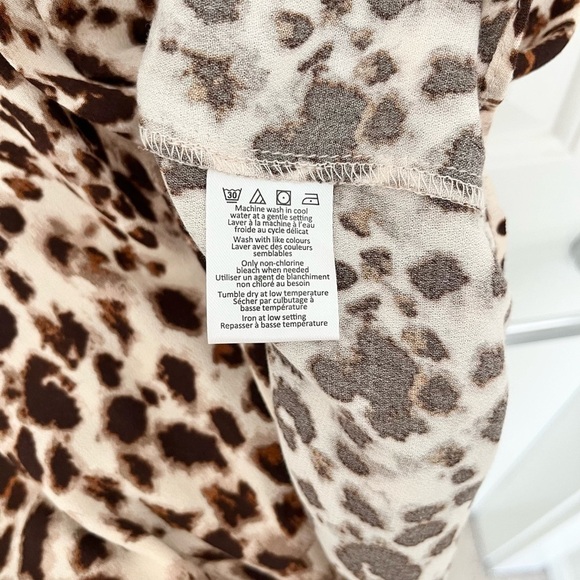 H by Halston Animal Print V-Neck Blouse – Brown & Cream, Collared, Size Medium - Picture 8 of 13